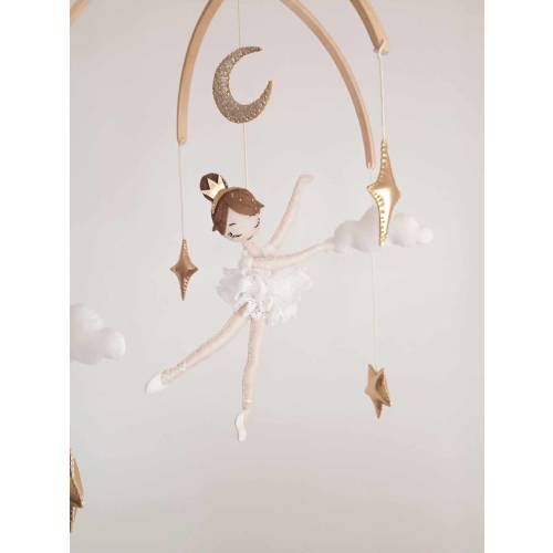 Little ballerina mobile. Customizable mobile for baby girls. A hanging mobile for a neutral yet girly nursery, perfect as a baby shower gift
