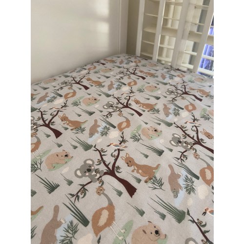 Australian animals fitted sheet, Australian animals crib fitted sheet, Australian animals change table cover, Baby shower gift, Pram sheet
