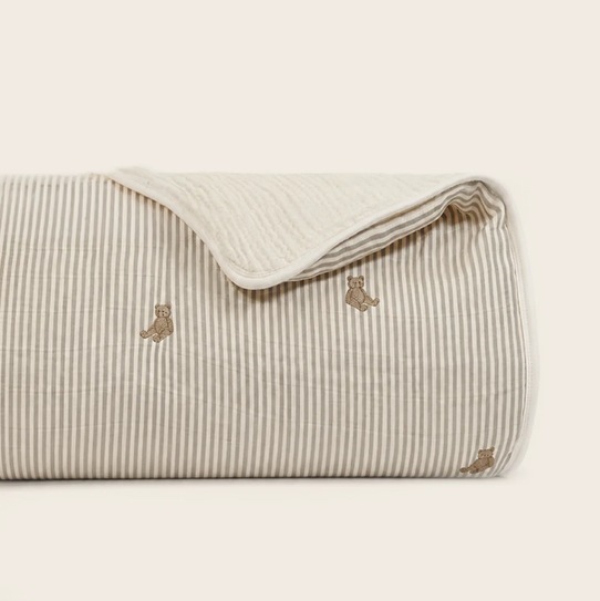 Bear Muslin Quilt - Imperfect | Nursery Bedding | Oilo™ Studio
