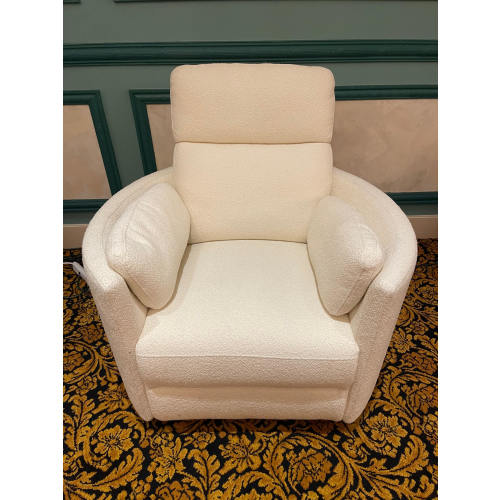 PL Heritage Radius Power Recliner with USB Charging Port
