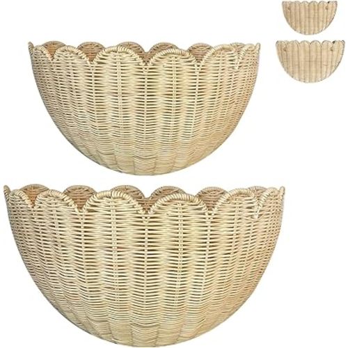 Scalloped Wicker Wall Basket, Hand Woven Hanging Basket, Natural Scalloped Hanging Wall Basket Storage & Home Decor, for Living Room Bathroom Kitchen, 2 Pcs (16 x 10 x 7 & 14 x 8 x 6 Inch)