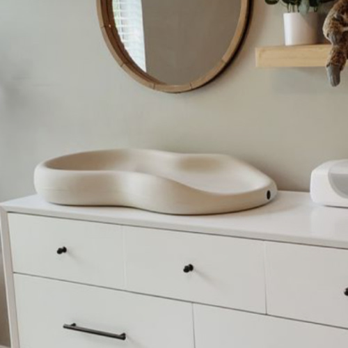 Keekaroo Peanut Diaper Changer Made in the USA - Vanilla