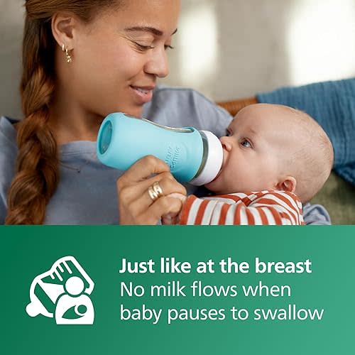 Philips Avent Natural Newborn Glass Gift Set, Baby Bottles with Natural Response Nipples, 3X 4oz (Slow Flow, Flow 2) and 2X 8oz (Medium Flow, Flow 3), 2X Silicone Sleeves, SCD858/01