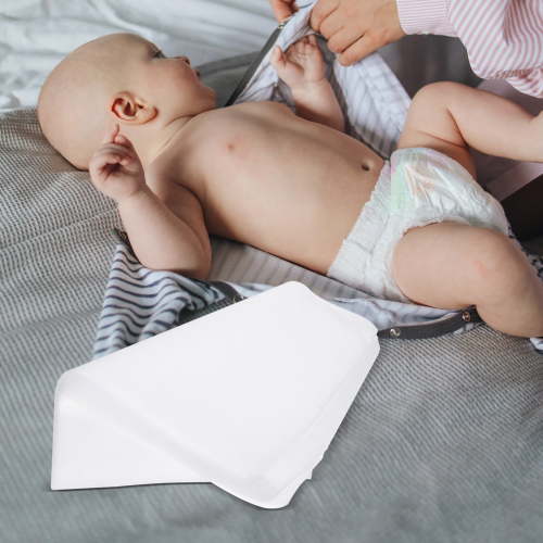 200pcs Baby Disposable Changing Pads Breathable Diaper Mats Urinal Pads (White)