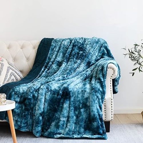 NEWCOSPLAY Super Soft Faux Fur Blanket Twin Size Dark Blue Sherpa Fuzzy Plush Warm Blanket for Sofa Bed (Dark Blue, Twin(60"x80"))