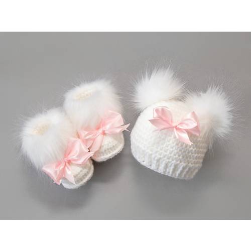 Double pom pom Crochet hat, Faux Fur booties, Baby girl shoes and hat, Newborn Girl gift, Infant Shoes, Infant girl hat, Preemie girl outfit