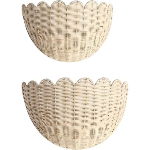 Scalloped Hanging Wicker Baskets for Wall, Scalloped Home Decor, Hanging Woven Rattan Wall Basket for Flowers Front Door Bathroom Storage (1 Set S+M)