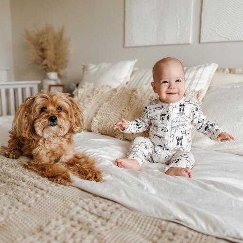Print Convertible Sleeper with Zipper in Natural Dogs