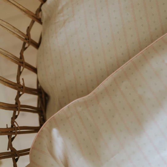 Petal Scallops Baby Duvet - Pink
