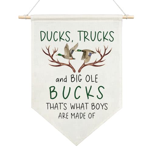 AGMDESIGN Ducks Trucks Big Ole Bucks That's What Little Boys Are Made Of Canvas Hanging Pennant Flag Banner, Deer Neutral Room Decor, Boys Hunting Gifts, Home School Classroom Kids Room Nursery Decor