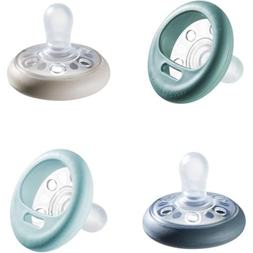 Tommee Tippee Breast-Like Night Pacifier, 6-18 Months, 4 Pack, Glow in The Dark Paci, Breast-Shaped Nipple for a Natural Latch, BPA-Free