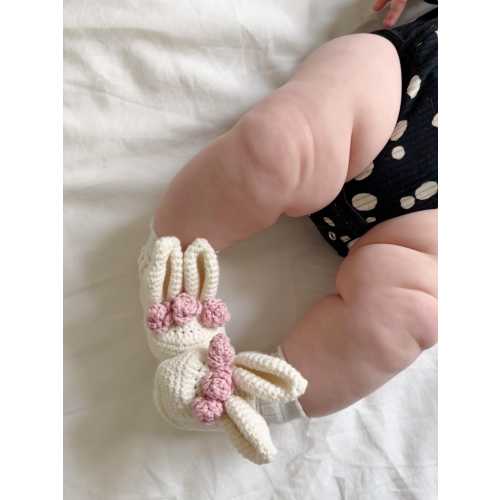 Baby handmade booties, crochet baby shoes, baby gift, handknitted bootie, new mom baby shower gift, unique baby booties, baby bunny shoe