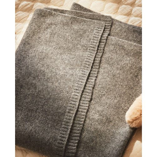 CHILDREN’S CASHMERE BLANKET