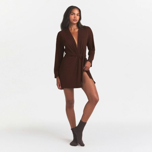 SOFT LOUNGE ROBE | COCOA | SKIMS