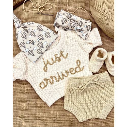 Gender Neutral Baby Coming Home Outfit, Birth Announcement Set Newborn, Embroidered Sweater Just Arrived, Knit Shorts, Boho Hat Bow Booties
