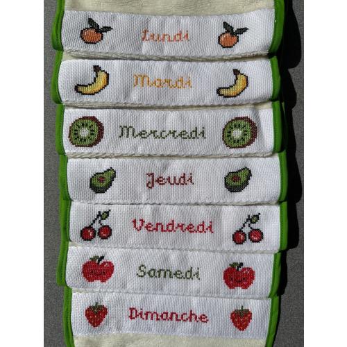 Set of 7 embroidered bibs – Days of the week – Handmade – Baby – Original birth gift
