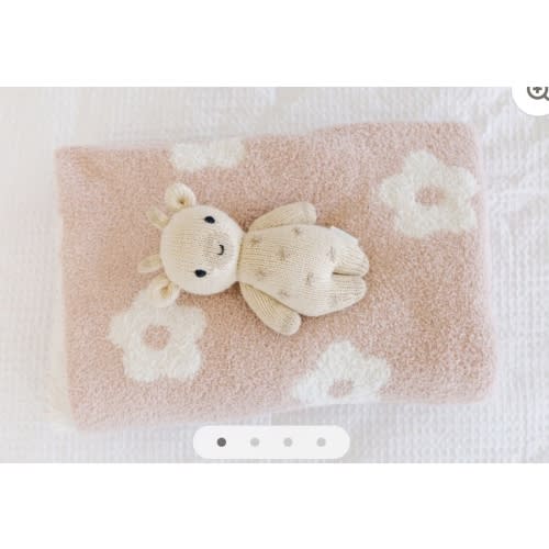 Pink Daisy Plush Blanket