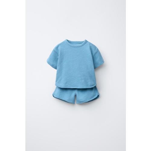 PLAIN T-SHIRT AND BERMUDA SHORTS SET - Red | ZARA United States