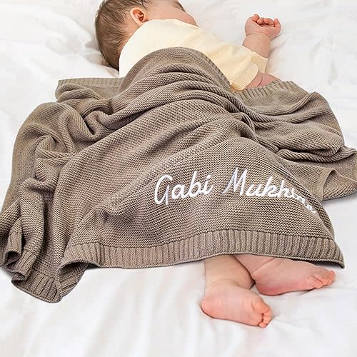 Personalized Baby Blanket, 40 * 30inch, Custom Knit Baby Blanket with Name Embroidery, Customized Soft Knitted Baby Newborn Blanket Embroidery Patterns, Personalized Newborn Baby Gifts for Boy/Girl
