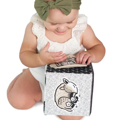 Wee Gallery Soft Block, Baby Sensory Toy with High-Contrast Graphics, Organic Soft Fabric Soft Blocks, Crinkle Flap and Textures, Tummy Time Activity for Babies and Toddlers - Baby Animals