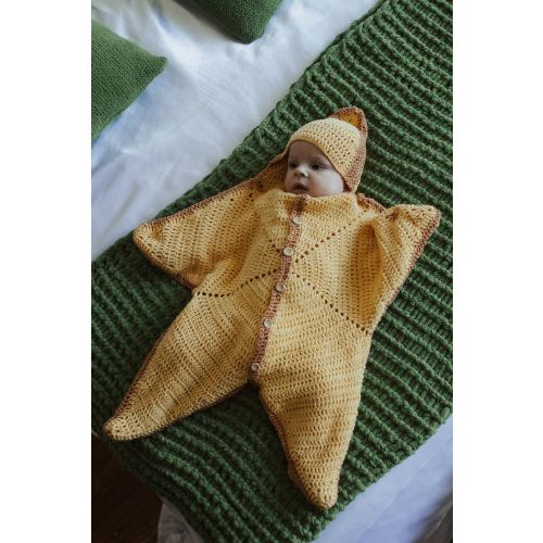 Newborn girl coming home outfit, crochet baby star bunting, custom swaddle for newborns, baptism baby present, baby shower gift, star snuggy