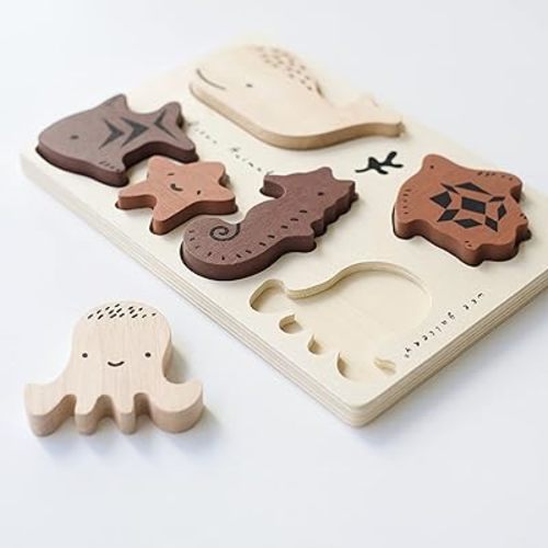Wee Gallery Wooden Tray Puzzle Ocean Animals - Montessori Toys, Motor Skills Development, Early Learning Activity, Brain Games, Educational Toys for Kids, Toddler, Preschool Activities (Age 2 3 4)
