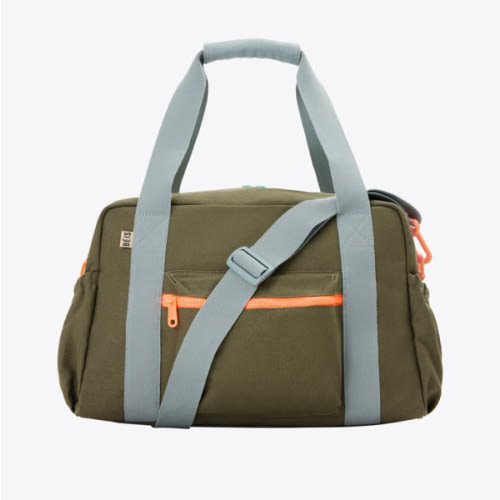 BÉIS 'The Kids Duffle' in Olive - Kids Travel Duffle Bag & Sleepover Bag in Olive Green