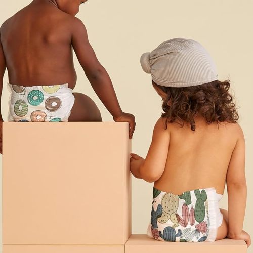 The Honest Company Clean Conscious Diapers for Sensitive Skin | Hypoallergenic, Fragrance Free | Gender Neutral Prints | Club Box, Size 3 (16-28 lbs), 62 Count