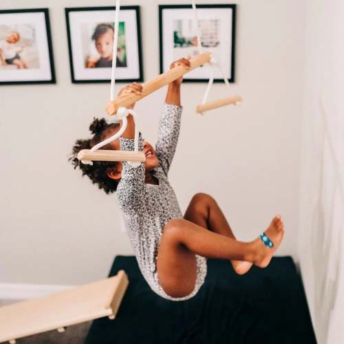 WOODEN TRAPEZE BAR