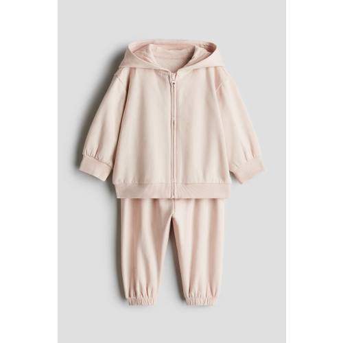 2-PIECE HOODIE AND JOGGERS SET
