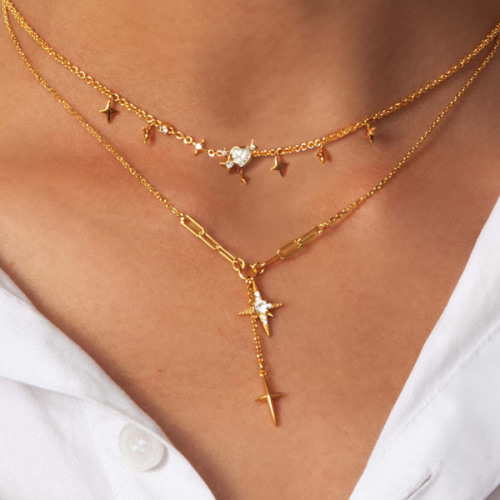Melissa Gold Star Necklace | en route jewelry