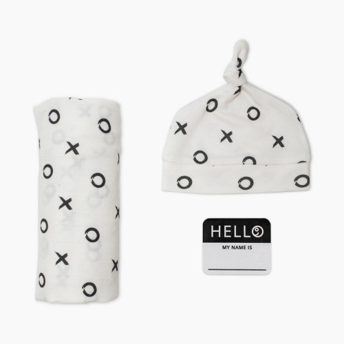 Lulujo Swaddle & Knotted Hat - Hugs & Kisses, 0-4 M
