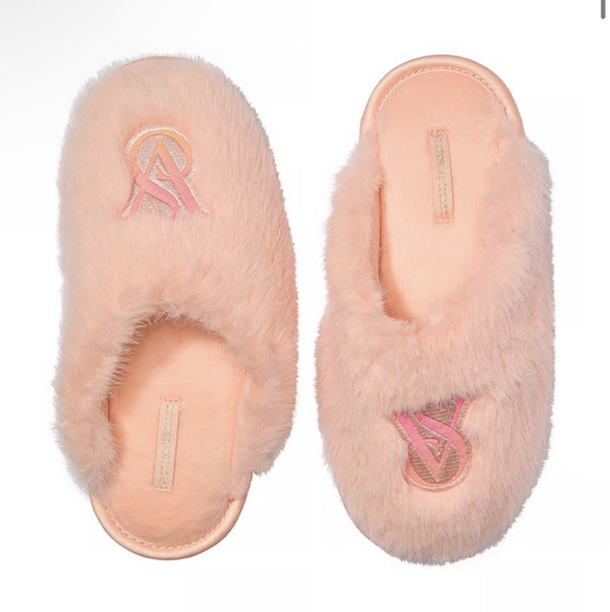 Luxe Plush Closed-Toe Slippers