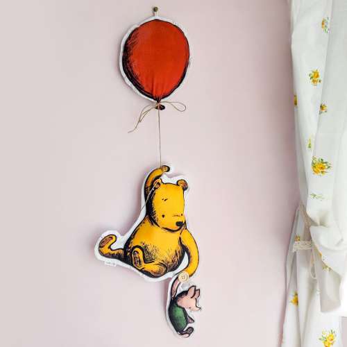 Winnie the Pooh and Piglet Balloon Wall Hanging