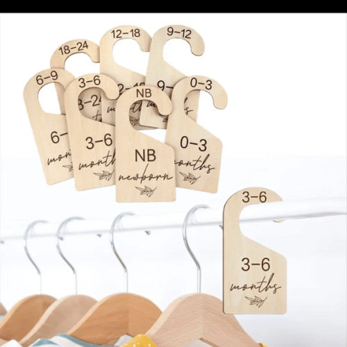 7PCS/1SET Double-Sided Wooden Baby Age Clothes Divider Board, Baby Shower Wooden Baby Closet Partition Board, Clothes Size Divider Board, Wooden Cutting Wardrobe Storage Hanger Hanging Board, Small Olive Branch Pattern, Baby Party Supplies
