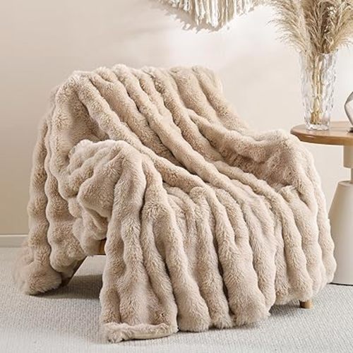 Smoofy Faux Fur Throw Blanket for Couch - Linen Super Soft Cozy Bubble Blanket, Fluffy Plush Fuzzy Throw for Sofa & Bed, Thick Lightweight Warm Blanket, Luxury Aesthetic Gift for Women 60"x80"
