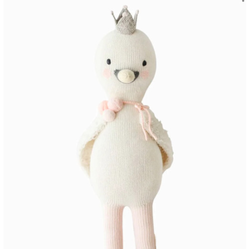Harlow the swan – cuddle+kind