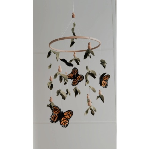 Monarch butterfly Forest style baby crib mobile, Floral nursery baby mobile, Lighter and darker leaves Leaf crib mobile Butterfly