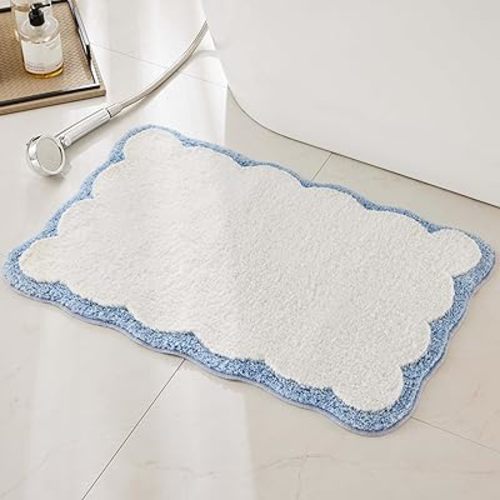 Luxury Microfiber Bathroom Rugs, White Bath Rug with Blue Scalloped Piping Cute Aesthetic Preppy Bath Mat for Bathroom, Tub, Floor Carpet, Sink, Shower, Anti Slip, Absorbent, 32x20