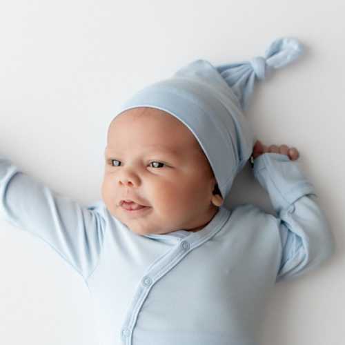Knotted Cap in Breeze
