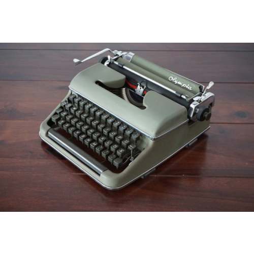 Olive green working typewriter Olympia SM2, German working typewriter with case, retro typewriter, old Portable typewriter,