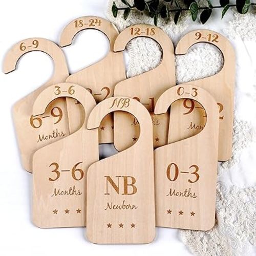 HOUÍSM Wooden Baby Closet Size Dividers 7Pack, Baby Clothes Organizers Home Nursery Decor, Thicken and Double Sided from Newborn to 24 Months, Hanging Closet Dividers for Newborn Baby Shower