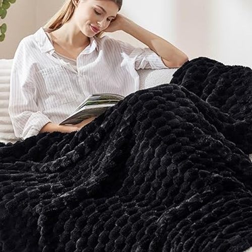 Bedsure Cozy Throw Blanket for Women - Soft Throw Blankets for Couch, Cute Small Fleece Gifts for Girls, Black, 50x60 Inches