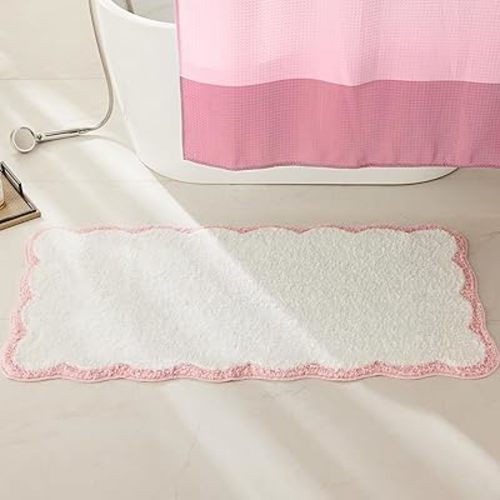 Luxury Microfiber Scalloped Runner Rug, White Bath Rug with Pink Scalloped Piping Cute Aesthetic Bath Mat for Bathroom, Tub, Floor Carpet, Sink, Shower, Anti Slip, Extra Soft, Absorbent, 47x24