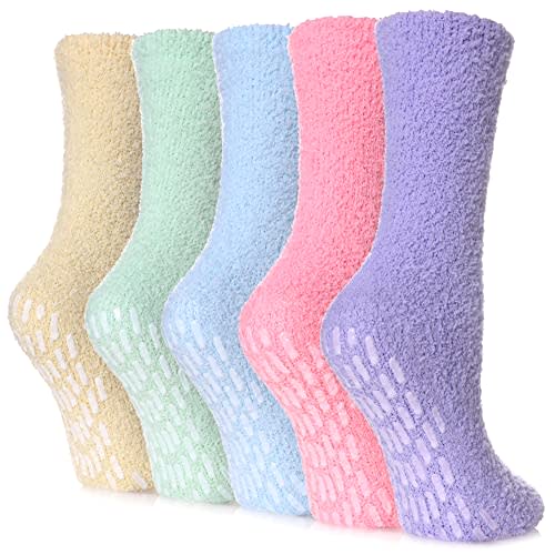 FNOVCO Non Slip Socks for Women Winter Warm Cozy Fuzzy Slipper Socks Soft Fluffy Hospital Socks with Grips