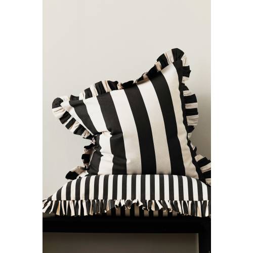 RUFFLE-TRIMMED CUSHION COVER