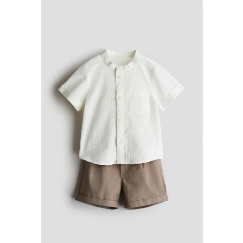 2-PIECE SHIRT AND SHORTS SET