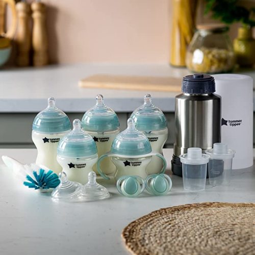 Tommee Tippee Advanced Anti-Colic Newborn Baby Bottle Feeding Gift Set, Heat Sensing Technology, Breast-like Nipple, BPA-Free - Newborn Feeding Gift Set