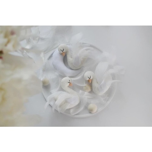 Swan baby mobile, swan nursery decor, girl mobile, white mobile for baby girl, baby shower present, gift for baby girl