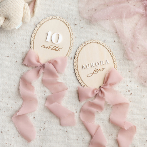 Wooden Lace Ribbon Bow Interchangeable Milestone Cards | Personalize Custom Name, Baby Monthly Milestone Marker, Nursery, Baby Shower Gift